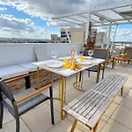 Apartman Le Penthouse Pesaro C *