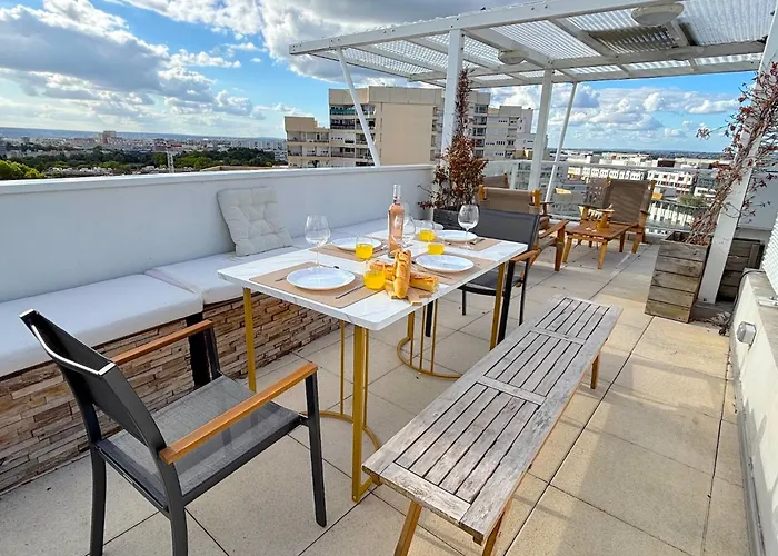 Le Penthouse Pesaro C 아파트 *