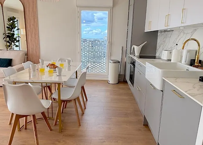 아파트 Le Penthouse Pesaro C 낭테르